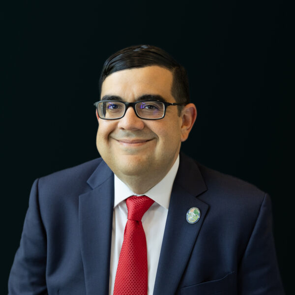 Image of Vice Mayor Tony Fernandez smiling